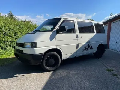 Używany VW Caravelle 77 KM (56 kW) 1994 Biały Van