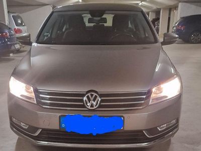 Gebraucht VW Passat Comfortline 122 PS (89 kW) 2012 Braun Limousine