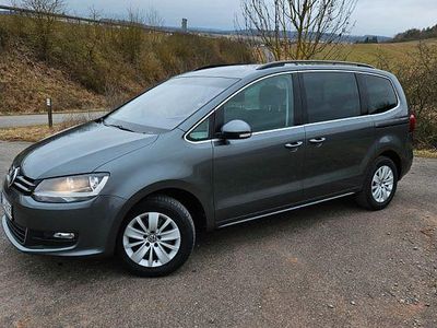 Gebraucht VW Sharan Trendline 150 PS (110 kW) 2017 Grau Van / Kleinbus