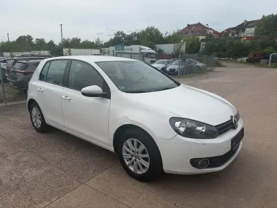 Gebraucht VW Golf VI Trendline 102 PS (75 kW) 2009 Weiß Kleinwagen