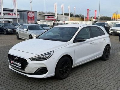 Weiß Gebraucht 2019 Hyundai i30 Passion Plus Limousine | 6.950 € (Guter Preis)