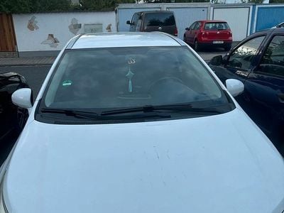 Weiß Gebraucht 2010 Toyota Avensis Kombi | 8.500 € (Teuer)