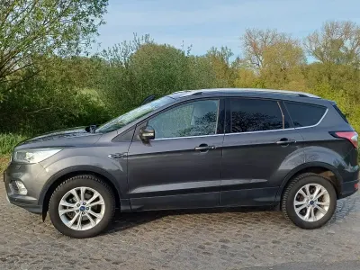 Usata Ford Kuga Titanium 150 CV (110 kW) 2018 Grigio SUV