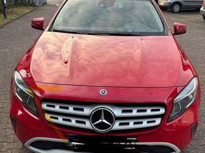 Gebraucht Mercedes GLA180 122 PS (89 kW) 2018 Rot SUV