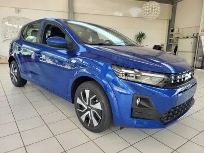 Neu Dacia Sandero Expression 101 PS (74 kW) 2026 Ironblau metallic Kleinwagen