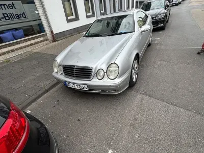 Second-hand Mercedes E200