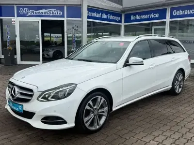 Gebraucht Mercedes E250 204 PS (150 kW) 2015 Weiß Kombi