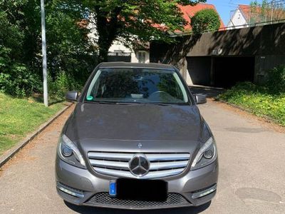 Mercedes B200