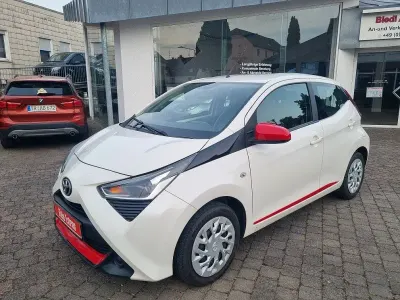 Gebraucht Toyota Aygo X-play 72 PS (52 kW) 2018 Weiß Kleinwagen