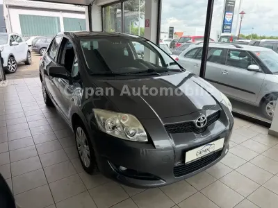 Gebraucht Toyota Auris Sol 124 PS (91 kW) 2009 Grau Kleinwagen