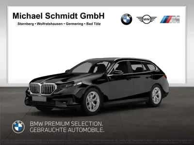 Gebraucht BMW 520 M Sport 197 PS (144 kW) 2025 Saphirschwarz Kombi