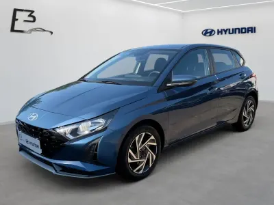 Gebraucht Hyundai i20 Trend 101 PS (74 kW) 2025 Vibrant blue / mic Kleinwagen