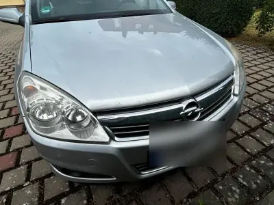 Gebraucht Opel Astra 75 PS (55 kW) 2009 Silber Kleinwagen