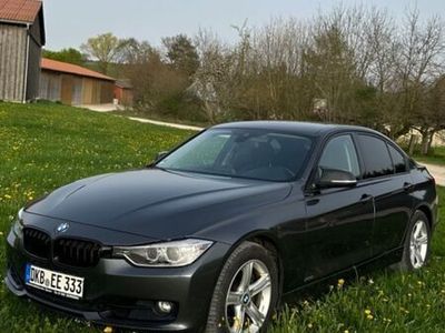 gebraucht BMW 320 i xDrive Sport Line