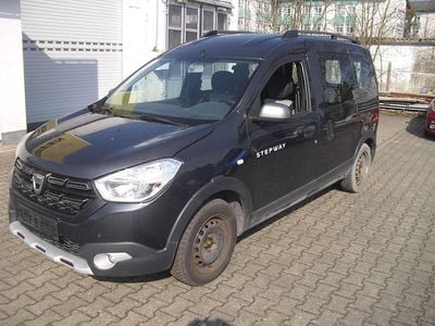 Gebraucht Dacia Dokker Stepway 131 PS (96 kW) 2020 Kometengrau (metallic) Van / Kleinbus
