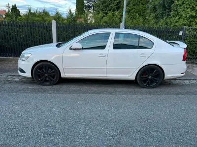 Używany Skoda Octavia 200 KM (147 kW) 2012 Biały Sedan/Limuzyna