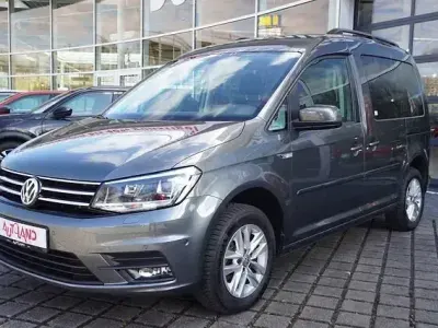 Używany VW Caddy 102 KM (75 kW) 2019 Srebrny Minivan