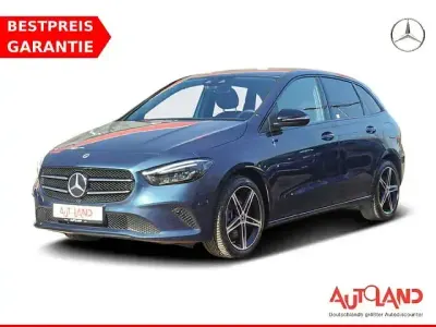 Używany Mercedes B250e 218 KM (160 kW) 2022 Niebieski Minivan