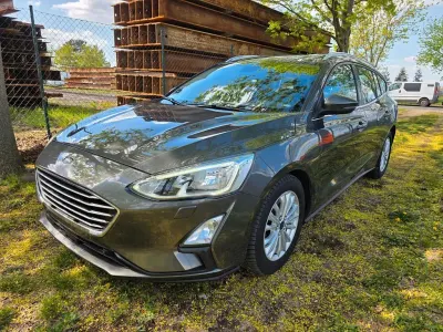 Gebraucht Ford Focus Titanium 120 PS (88 kW) 2019 Grau Limousine