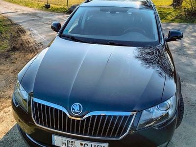 Gebraucht Skoda Superb Ambition 140 PS (102 kW) 2013 Schwarz Kombi