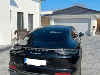 Porsche Panamera 4