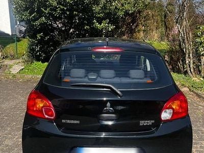 Schwarz Gebraucht 2015 Mitsubishi Space Star Kleinwagen | 2.700 €