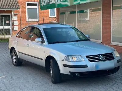 Gebraucht VW Passat 131 PS (96 kW) 2003 Silber Limousine