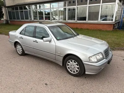 Gebraucht Mercedes C240 Elegance 170 PS (125 kW) 2000 Silber Limousine