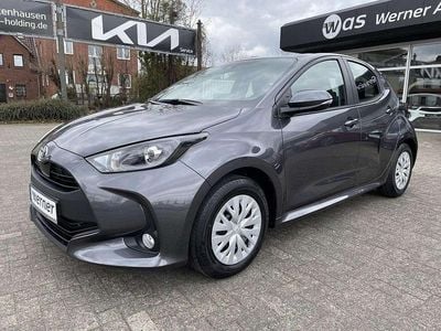Usata Toyota Yaris Hybrid Comfort 92 CV (67 kW) 2022 Grigio Berlina