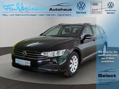 Gebraucht VW Passat Basis 150 PS (110 kW) 2023 Deep black perleffekt (schwarz), perleffekt Kombi