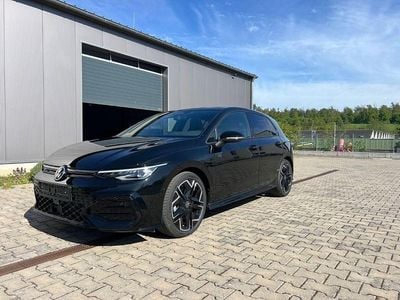 Ny VW Golf VIII R-line Plus 150 HK (110 kW) 2026 Grå Sedan