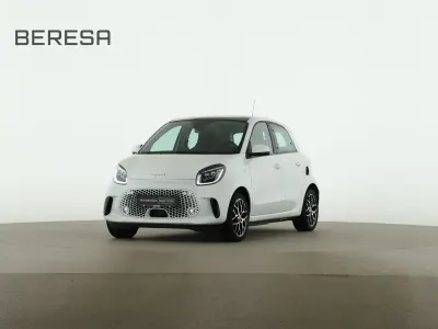 Używany Smart ForFour Electric Drive Prime 60 kW (82 KM) 2021 Biały Sedan/Limuzyna