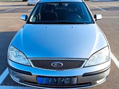 Usata Ford Mondeo Ghia 131 CV (96 kW) 2005 Argento Berlina