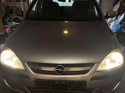 Brugt Opel Corsa 60 HK (44 kW) 2004 Grå Hatchback
