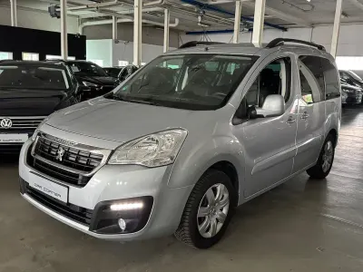 Gebraucht Peugeot Partner Tepee Allure 120 PS (88 kW) 2017 Grau Van / Kleinbus