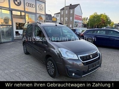 Gebraucht Peugeot Partner Tepee Active 110 PS (80 kW) 2016 Grau Van / Kleinbus
