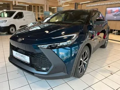 Neu Toyota C-HR 140 PS (102 kW) 2025 Blau SUV