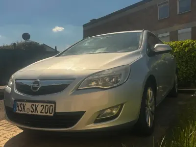 Gebraucht Opel Astra Eco 95 PS (69 kW) 2011 Silber Kombi