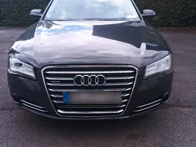 Gebraucht Audi A8 351 PS (258 kW) 2010 Braun Limousine