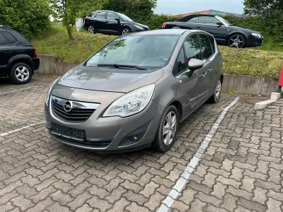 Gebraucht Opel Meriva 110 PS (80 kW) 2011 Braun Van / Kleinbus