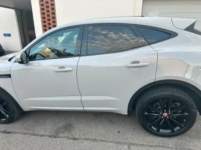 Käytetty Jaguar E-Pace R 300 HP (220 kW) 2018 Andere farben Katumaasturi