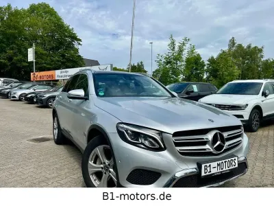 Gebraucht Mercedes GLC300 AMG line 245 PS (180 kW) 2018 Silber SUV