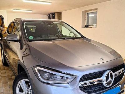 Gebraucht Mercedes GLA200 Progressive 163 PS (119 kW) 2021 Grau SUV