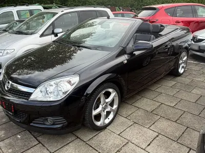 Begagnad Opel Astra Cabriolet Cosmo 140 HK (102 kW) 2008 Svart Cab