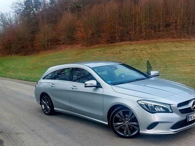Silber Gebraucht 2018 Mercedes CLA220 Limousine | 20.900 € (Fairer Preis)
