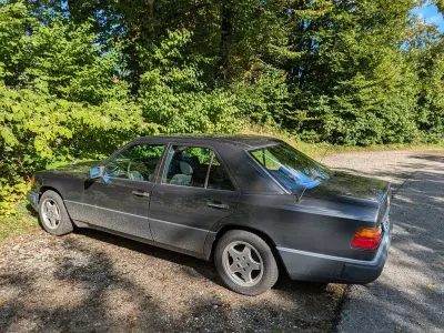 Usata Mercedes E230 132 CV (97 kW) 1989 Nero Berlina
