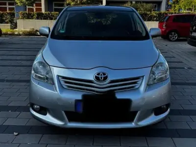 Gebraucht Toyota Verso 177 PS (130 kW) 2010 Grau Van / Kleinbus