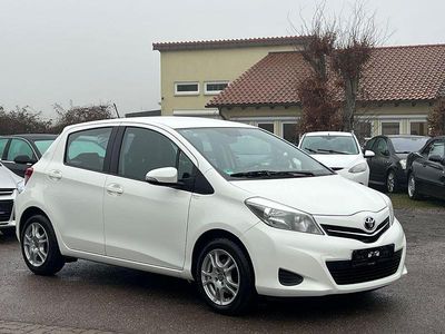 Gebraucht Toyota Yaris Life 99 PS (72 kW) 2012 Weiß Kleinwagen