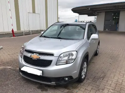 Gebraucht Chevrolet Orlando 116 PS (85 kW) 2011 Silber Van / Kleinbus