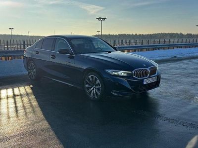 Blau Gebraucht 2024 BMW 320e Limousine | 29.900 € (Guter Preis)